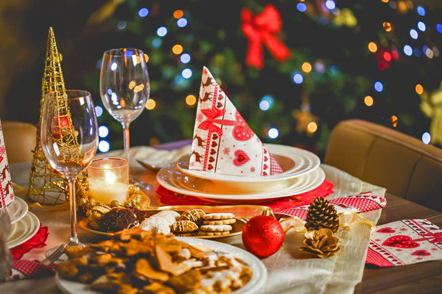 Weihnachten ist nicht nur ein Familienfest, sondern auch eine Zeit für Freunde und Singles.